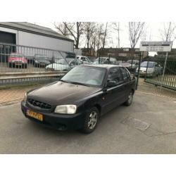 Hyundai Accent 1.3 I 3DR 2002 Zwart AIRCO elek.ram. 177dkm