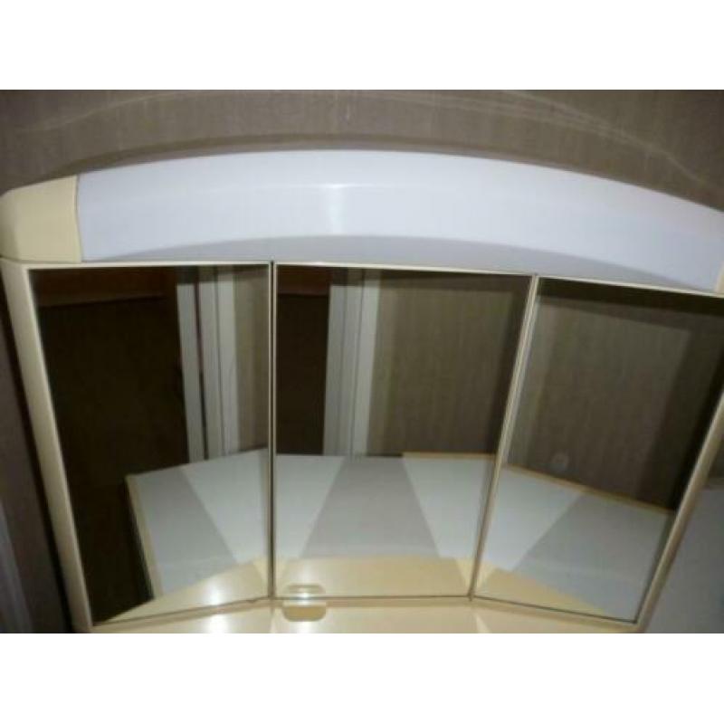spiegelkast/ medicijnkast voor in douche