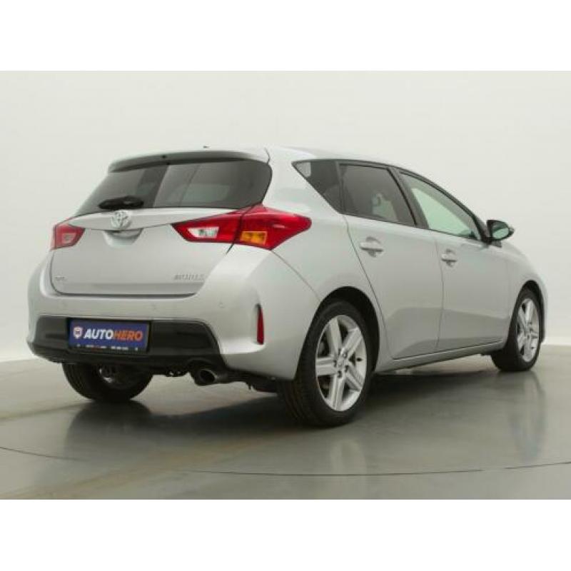 Toyota Auris 2.0D Dynamic BH66738 | Navi | Climate | Cruise