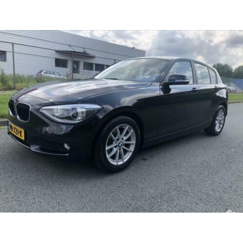 BMW 1-Serie 2.0 116D 5DR 2013 Zwart