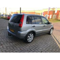Ford Fusion + Met lichte schade! APK:12- 1.6-16V Fusion+