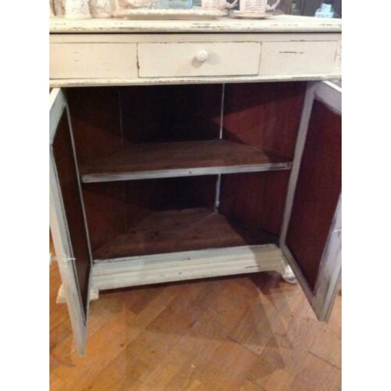 Antieke hoekkast, brocante hoek kastje, vintage kast VdlM