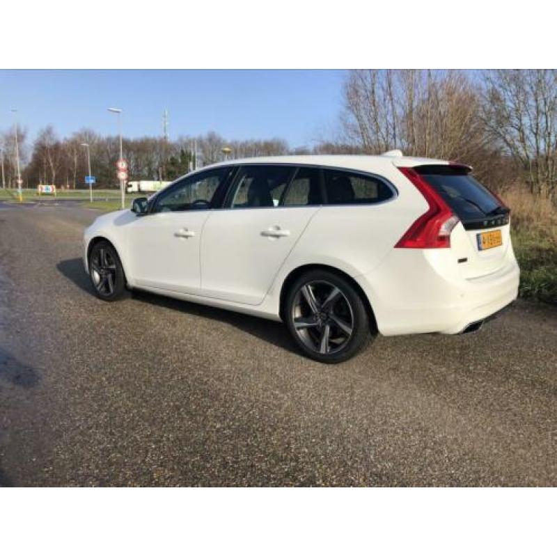 Volvo V60 D4 181 pk, 2014, wit