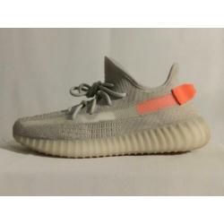 Yeezy Boost 350 V2 Tail Light maat 46 2/3