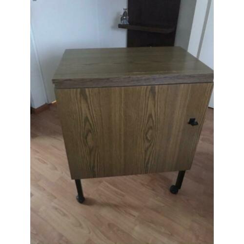 Naaimachinekast/ tafel met lift