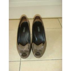 Paul Green lakleren peeptoe pumps bruin strik maat 39,5 ZGAN
