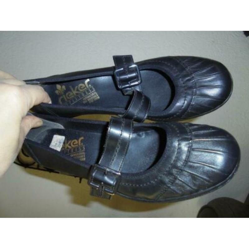 S6) zwart leren pumps rieker maat 40 als nieuw! Leer binnen