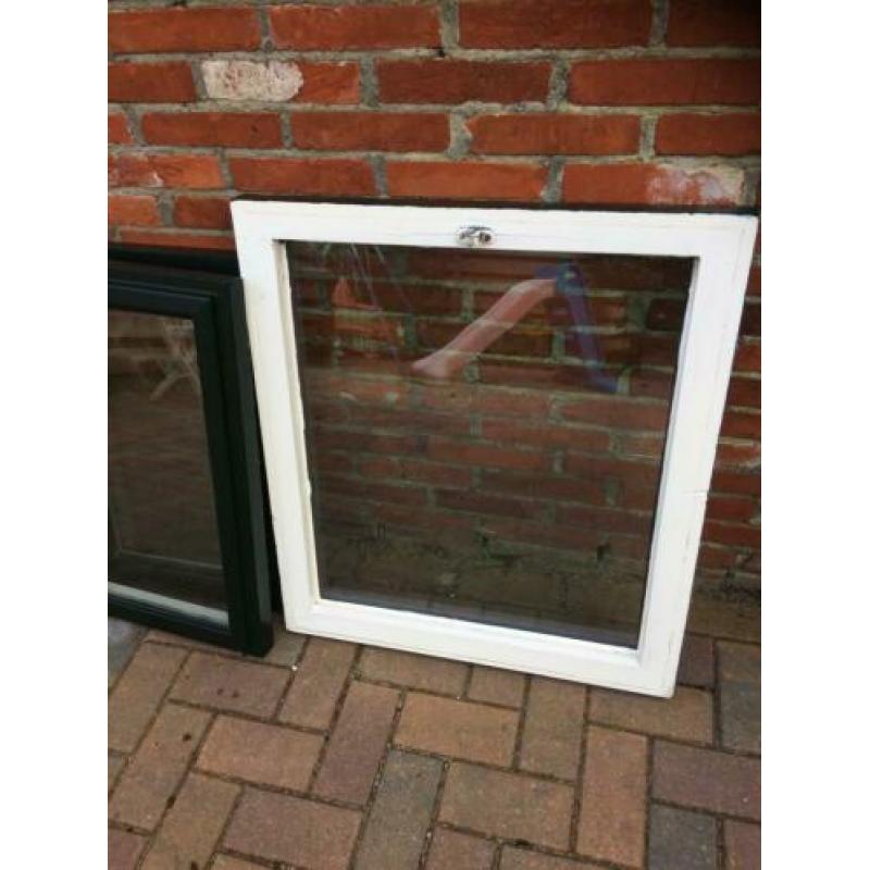 Houten raamwerken met isolatie glas