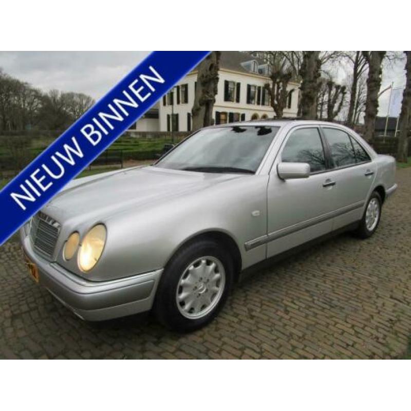 Mercedes-Benz E-Klasse 240 Elegance Airco Cruisecontrol Schu
