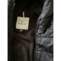 Moncler jas maat 98