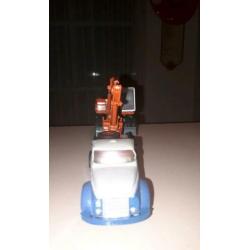 Nette oude daf torpedo met dieplader