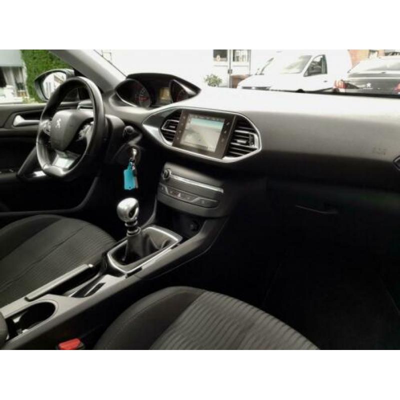 Peugeot 308 1.6 BLUE-HDi BLUE EXECUTIVE PANODAK NAVI AIRCO L