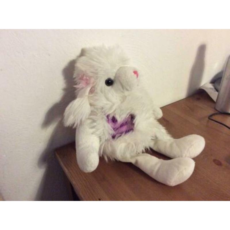 Knuffel lammetje met bontjasje. merk berentoys