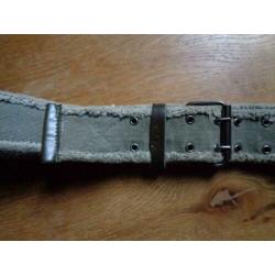 Pieces riem groen stof izgst!
