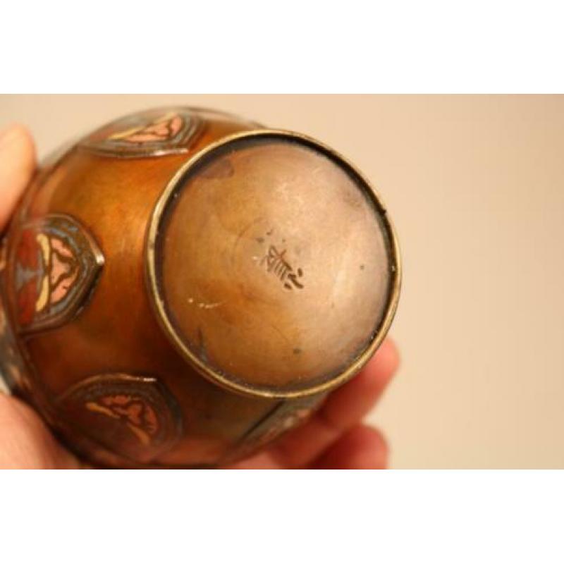 Antiek bronzen vaasje