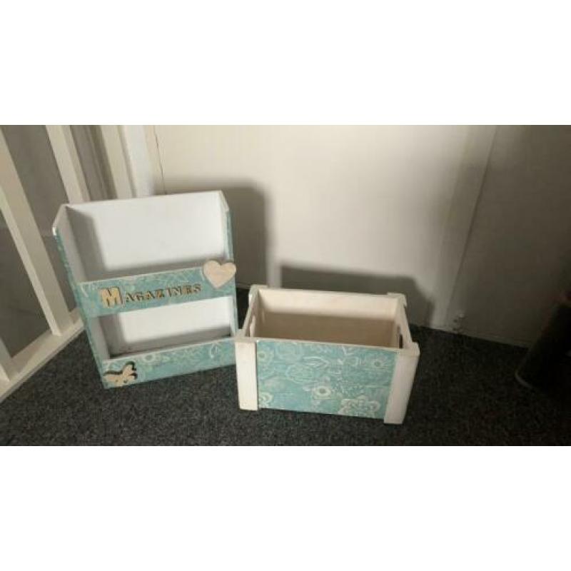 Tijdschriftenbox en een valling kistje