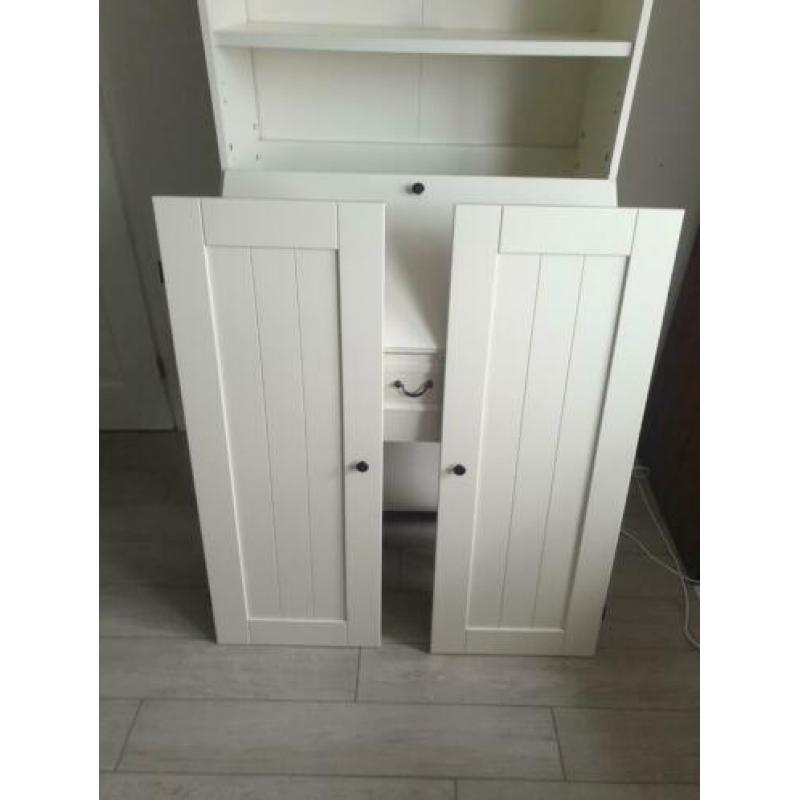 Wit bureau / computerkast