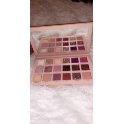 Huda beauty nude palette
