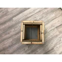 Steigerhouten bijzettafel