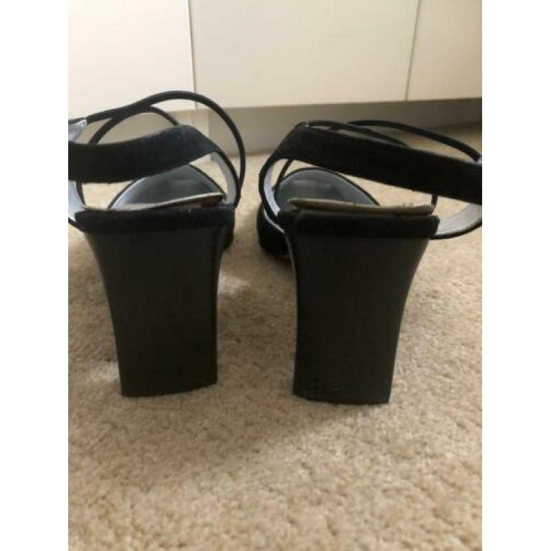 Zwarte suède schoen 39