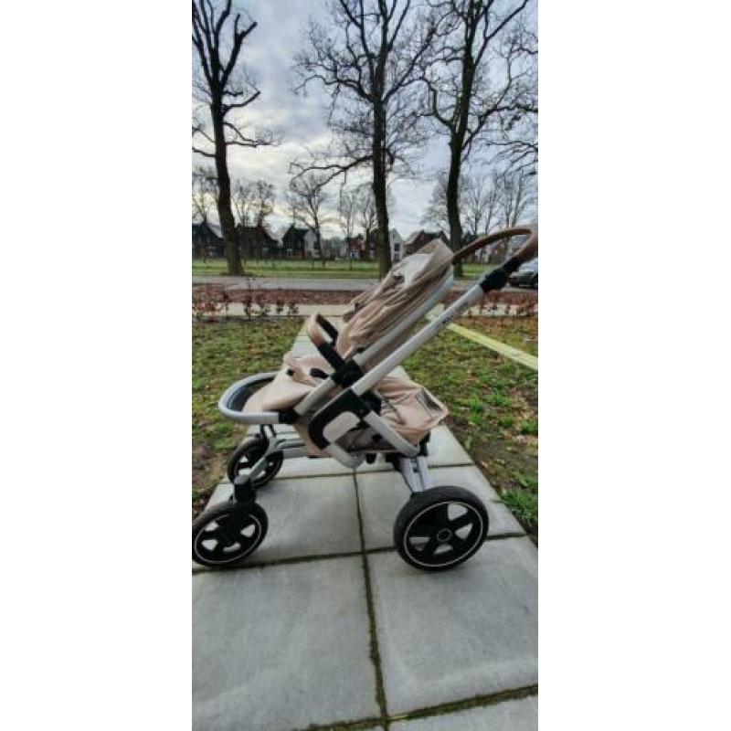 Maxi-cosi nova 4 wieg + wandelwagen + autostoel nomad sand