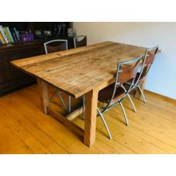 Robuuste eettafel eiken vloerdelen 190 bij 100