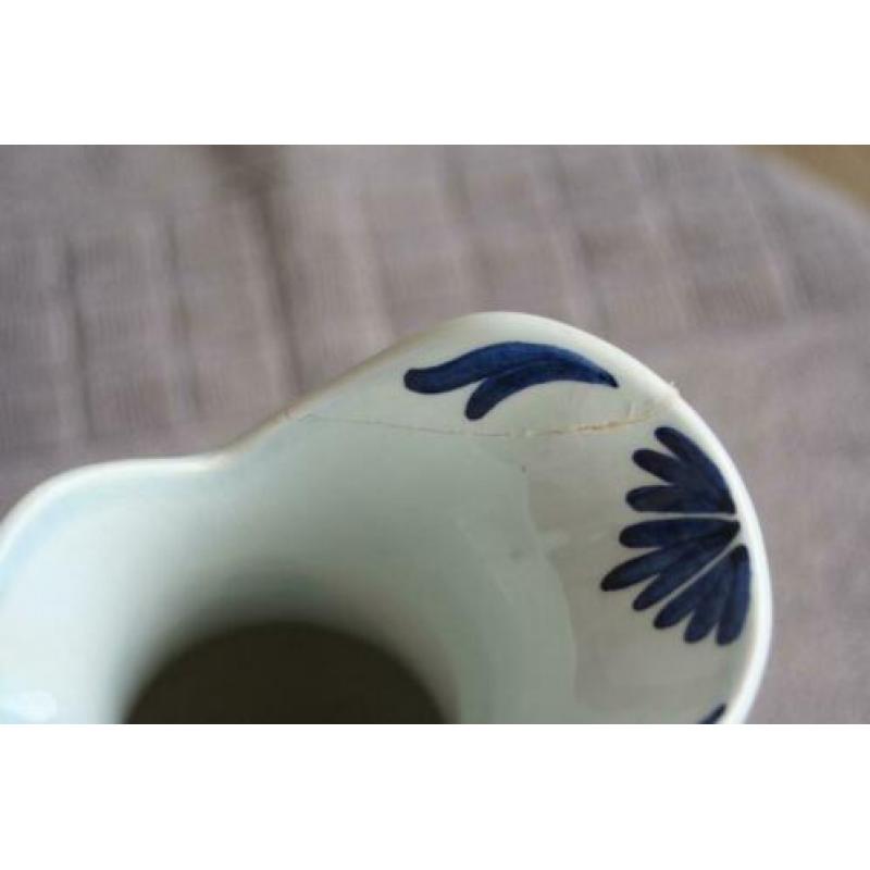 Antieke mooie Kruik DELFT afbeelding van bloemen kleur wit