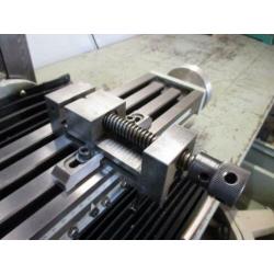 Freesbank - Freesmachine - Frees / boor combinatie