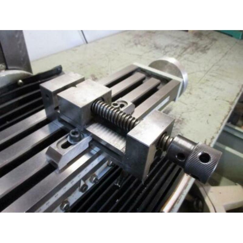 Freesbank - Freesmachine - Frees / boor combinatie