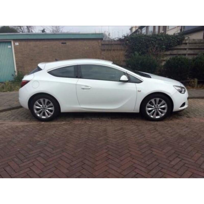 Opel Astra 1.4 Turbo 88KW GTC 2012 Wit
