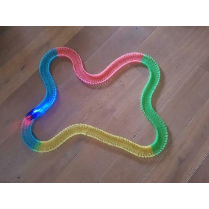 Kids fun Glow in de dark Racebaan!