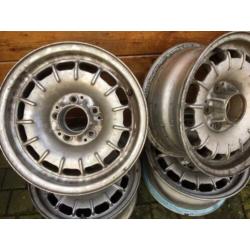 Barock / kroonkurk velgen + banden 14 inch