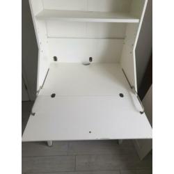 Wit bureau / computerkast