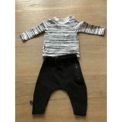 Noeser setje zwart broek en shirt met zwarte strepen maat 62