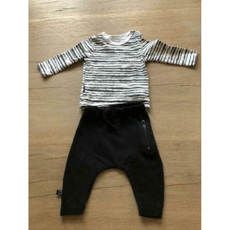 Noeser setje zwart broek en shirt met zwarte strepen maat 62