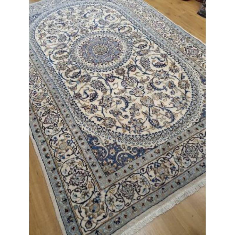 Vintage handgeknoopt perzisch tapijt Nain met zijde 326x195