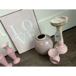 Zacht roze woon accessoires!