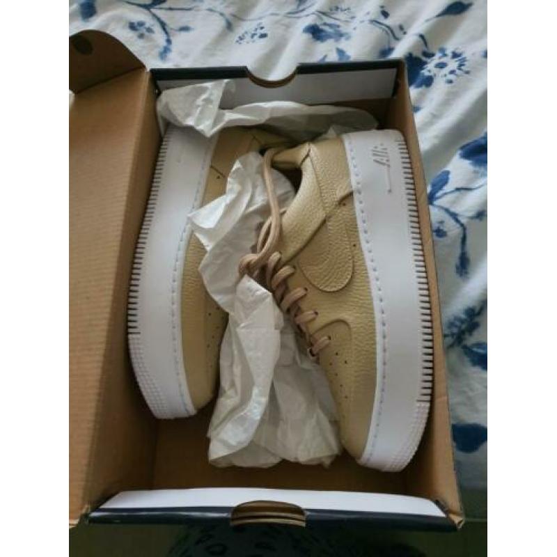 nike aire force 1 desert 38,5