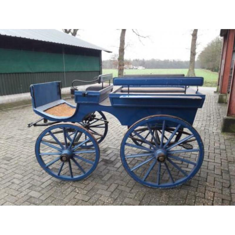 Antieke rijtuig in perfecte staat uit 1890