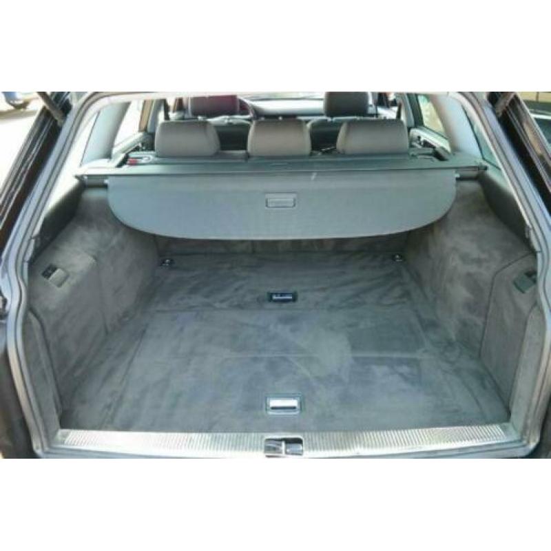 Audi A6 2.4 Avant 121KW AUT 2002 Zwart