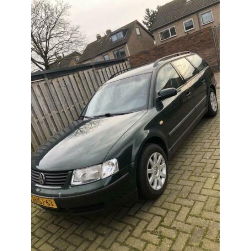 Volkswagen Passat 1.8 Variant 20V 92KW 1999 Groen