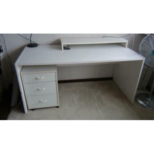 Bureau wit met ladeblok en bureaustoel