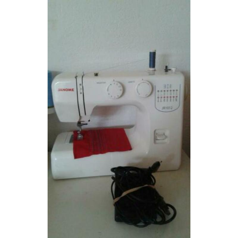 Janome naaimachine + Singer lockmachine