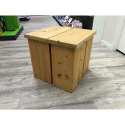 Steigerhouten bijzettafel