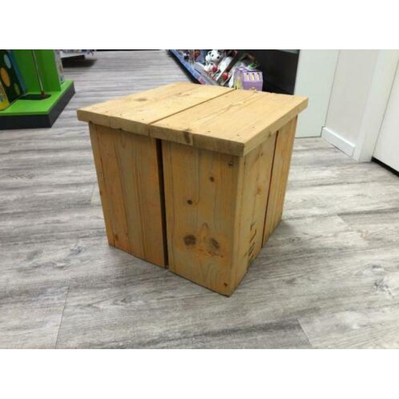 Steigerhouten bijzettafel