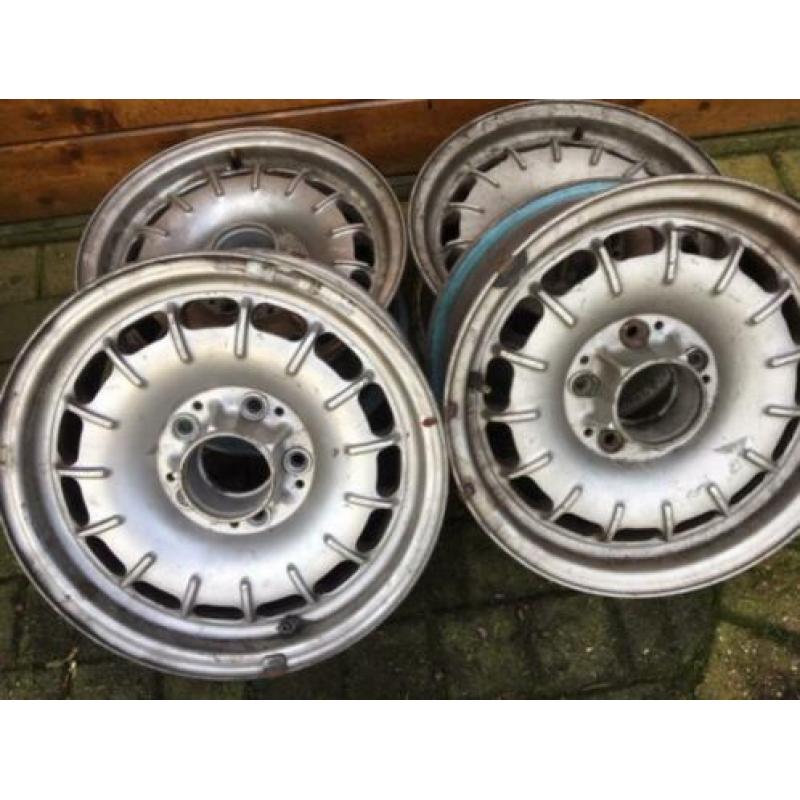 Barock / kroonkurk velgen + banden 14 inch