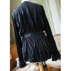 Zwart apart vest Nieuw! met fluwelen mouwen beetje Gothic
