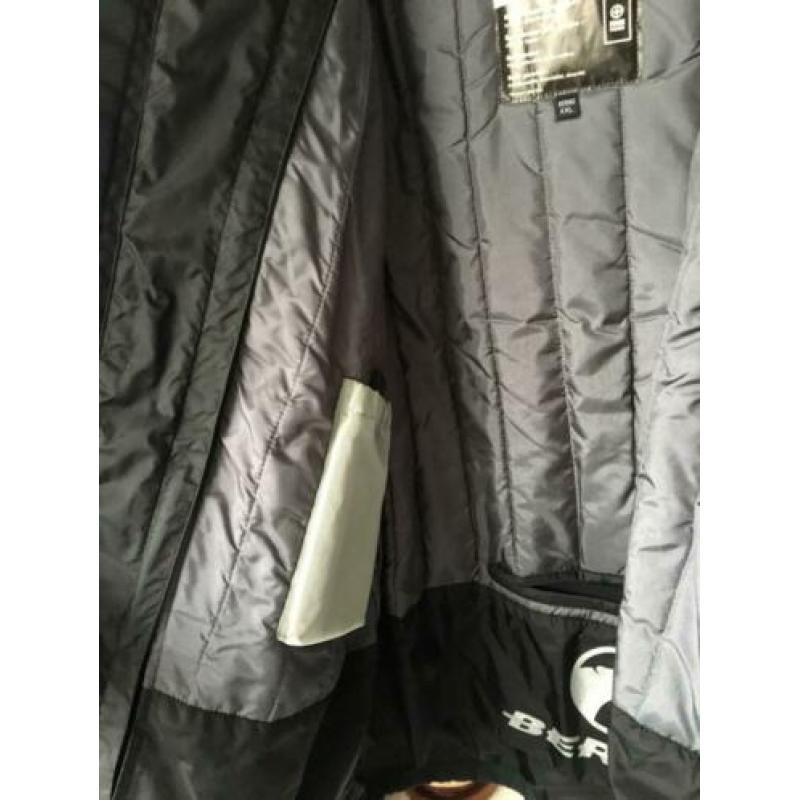 Bering jas , broek , handschoenen en laarzen