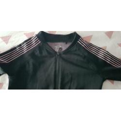 Positie sport-fitness outfit. Maat S/M