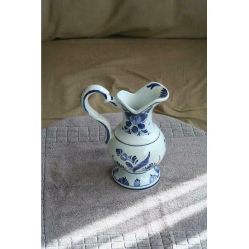 Antieke mooie Kruik DELFT afbeelding van bloemen kleur wit